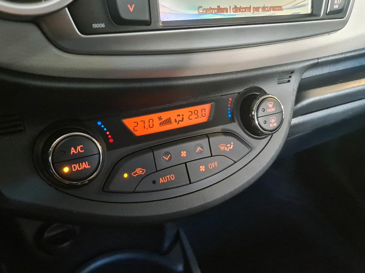 Toyota Yaris 1.0 5 porte Lounge - km certif.