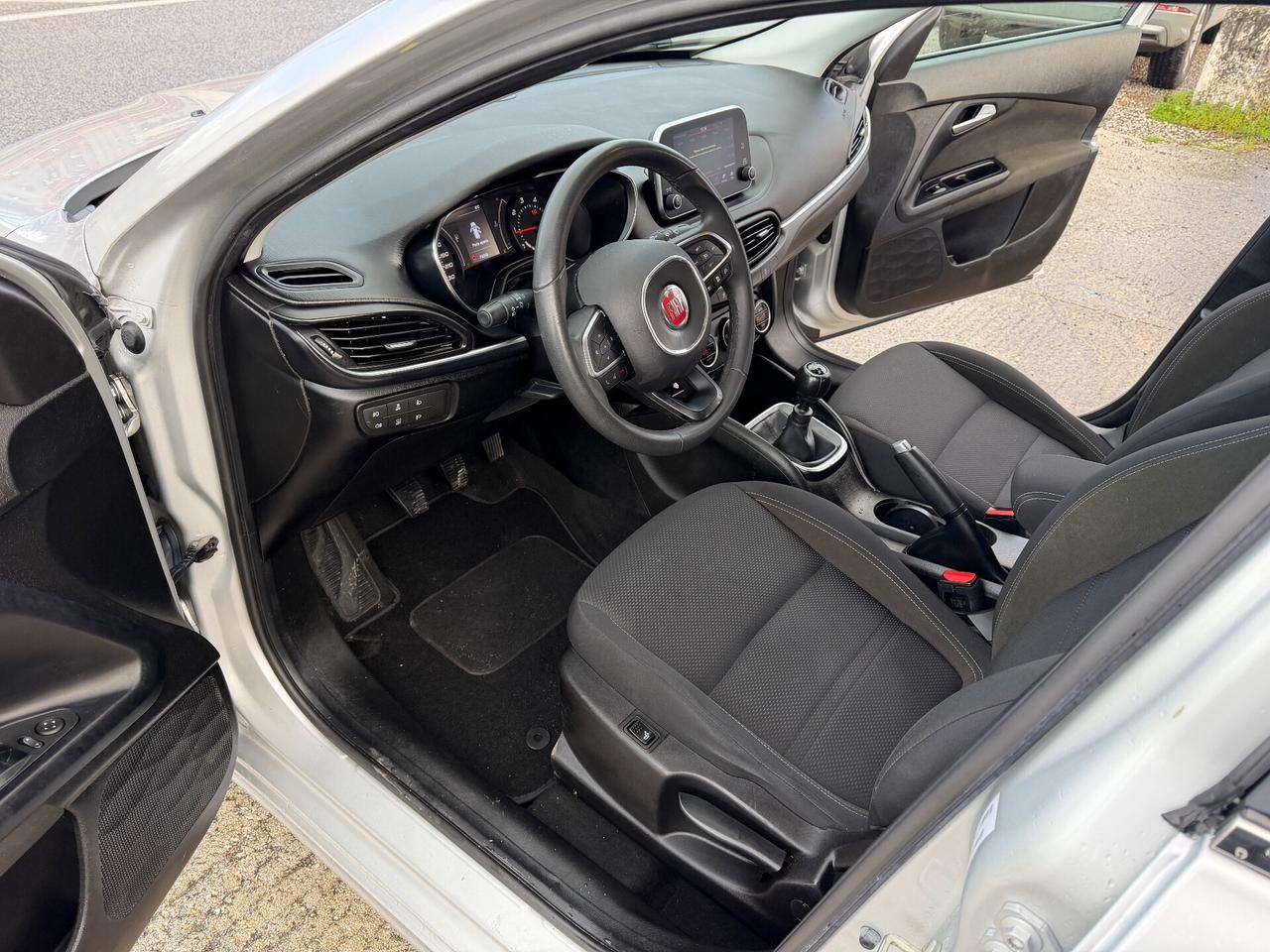 Fiat Tipo 1.6 Mjt S&S DCT SW Lounge