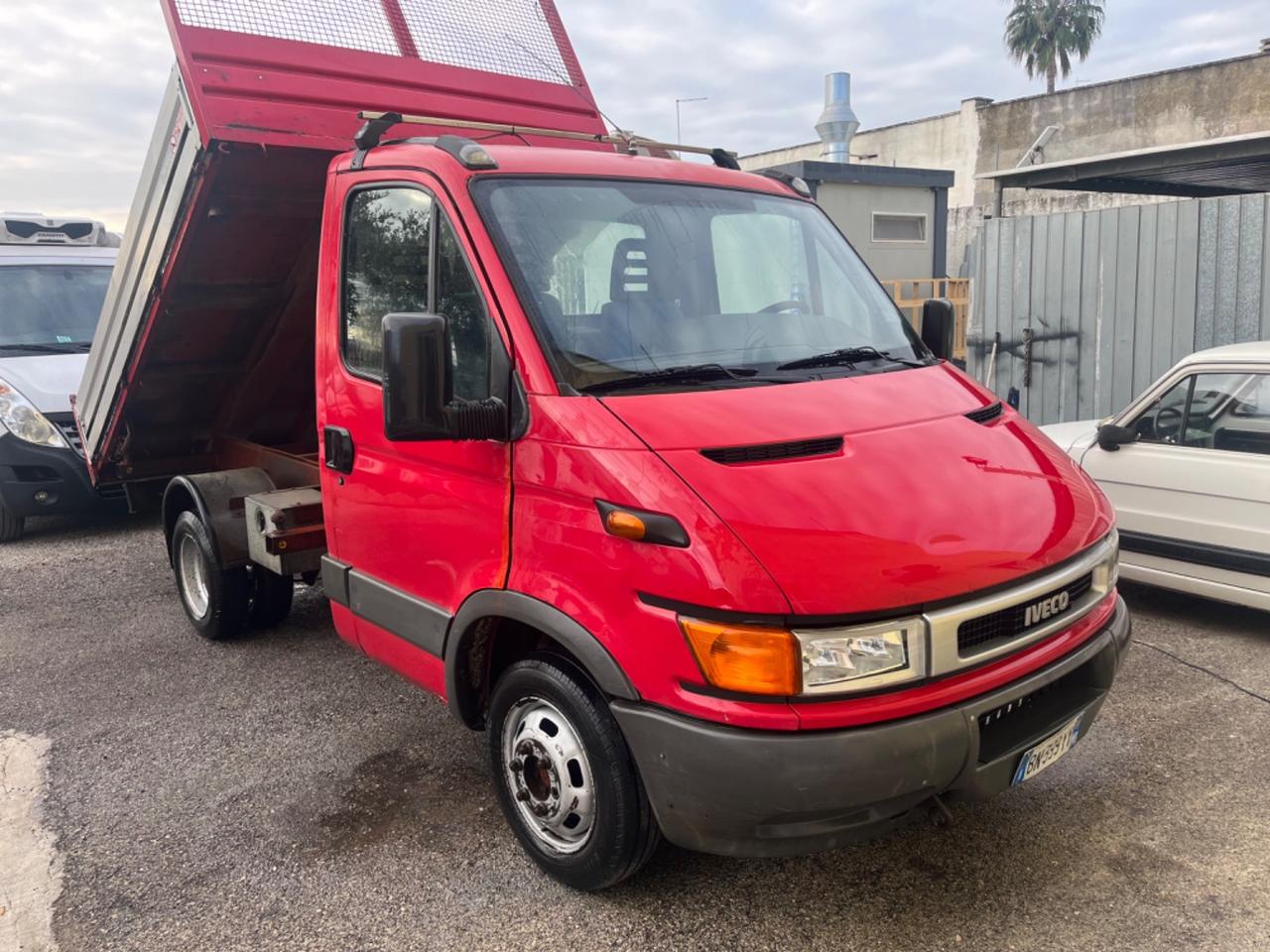 Iveco Daily 35 c 9 ribaltabile trilaterale Unipro 2000