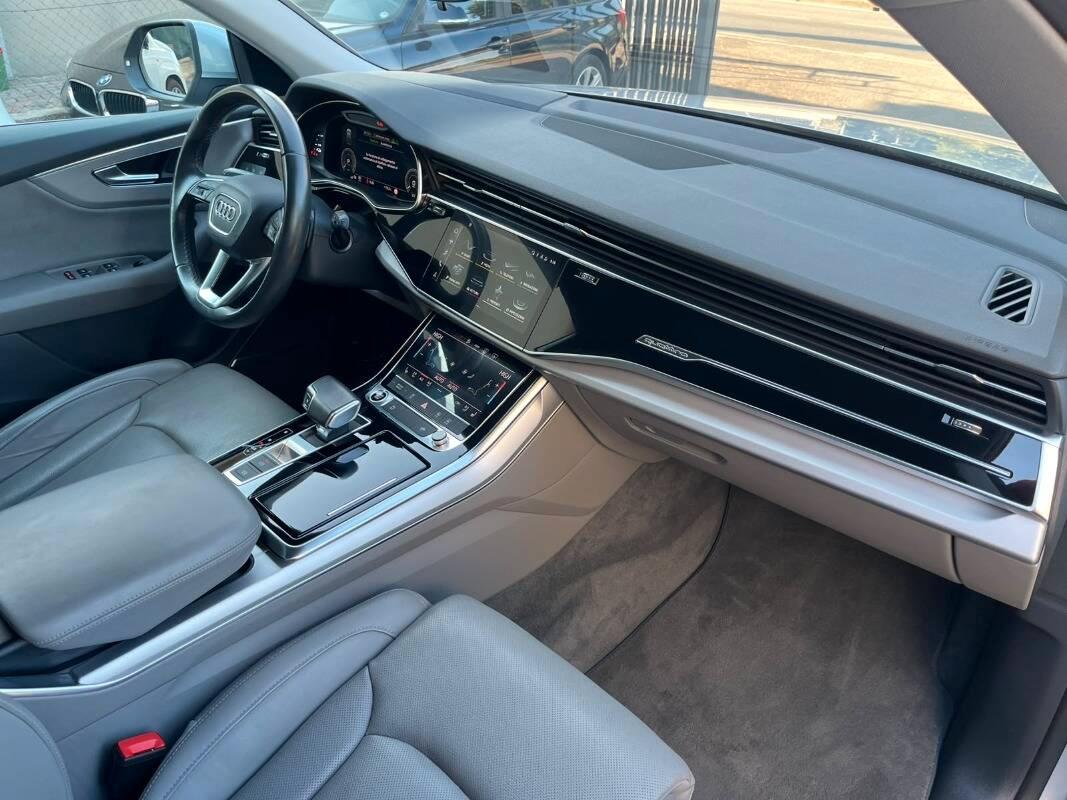 Audi Q8 55 3.0 tfsi e quattro tiptronic