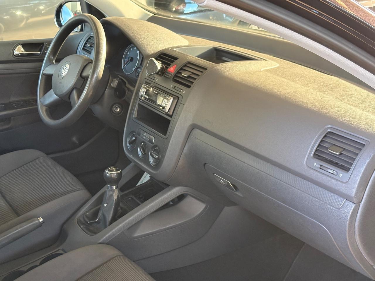 Volkswagen Golf 1.6 16V FSI 5p. Comfortline