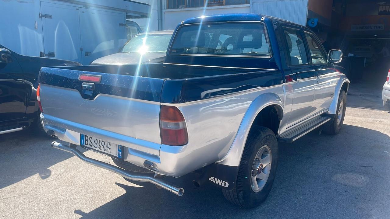 Mitsubishi L200 2.5 TD cat 4WD Double Cab Intense