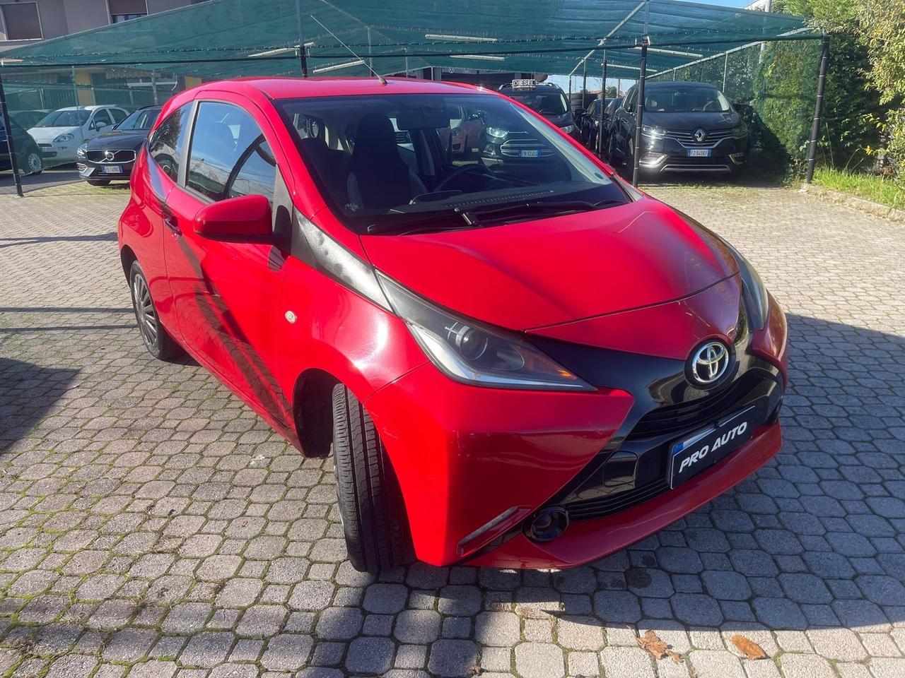 Toyota Aygo 1.0 VVT-i 69 CV 3 porte x-clusiv