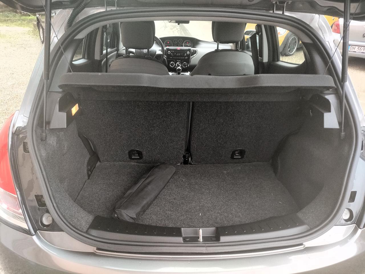 Lancia Ypsilon 0.9 TwinAir 85CV Ecochic Gold