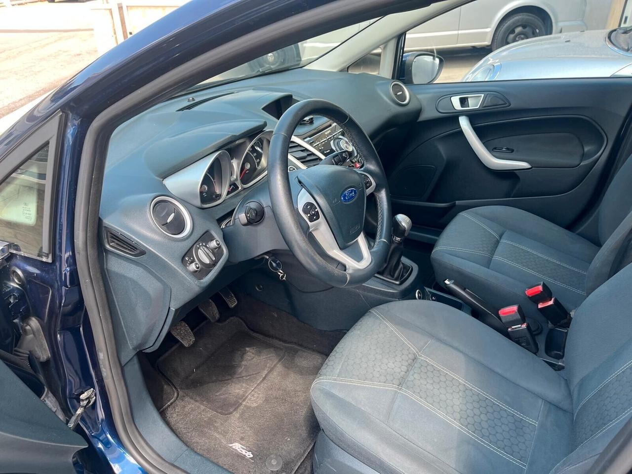Ford Fiesta Titanium 1.4 5 porte Bz.- GPL