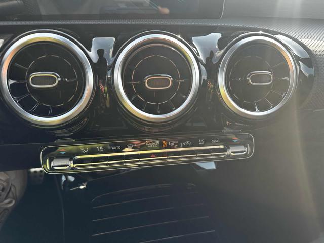 MERCEDES-BENZ CLA 180 d Automatic Premium OK NEOPATENTATO
