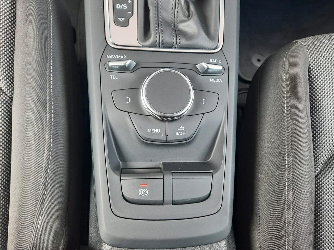 Audi Q2 30 TDI S tronic Business Design