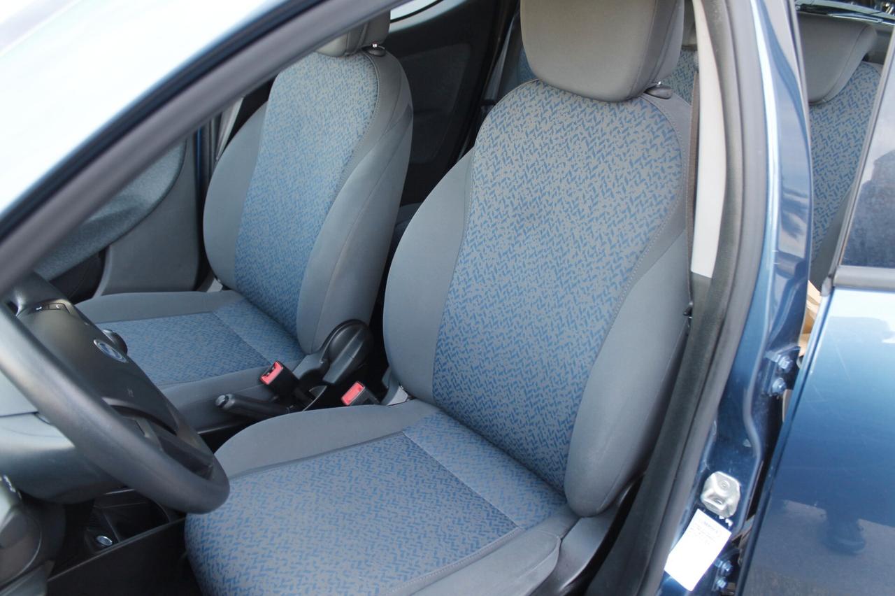 Lancia Ypsilon 1.0 FireFly 5 porte S&S Hybrid Silver