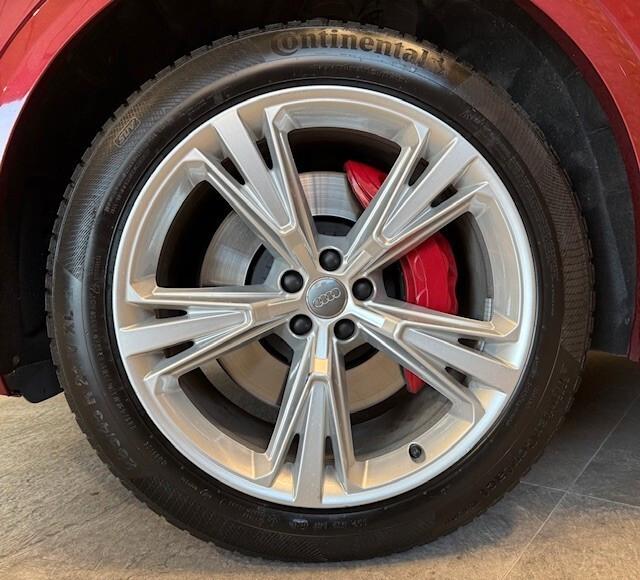 Audi Q8 55 TFSI e quattro tiptronic Sport