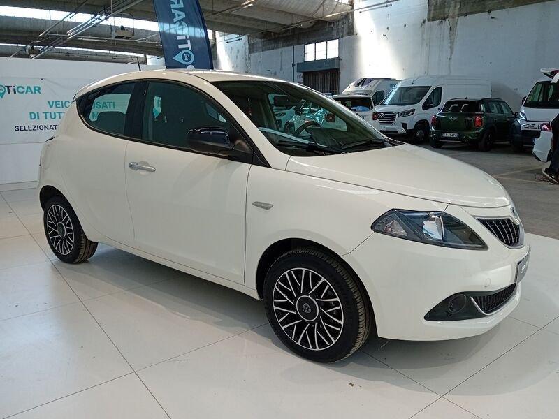 Lancia Ypsilon Ypsilon 1.0 FireFly 5 porte S&S Hybrid Platino