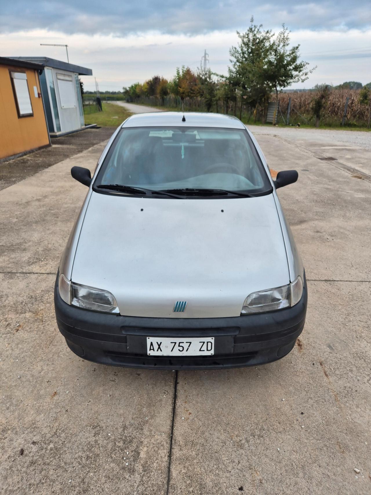 Fiat Punto benzina neopatentati