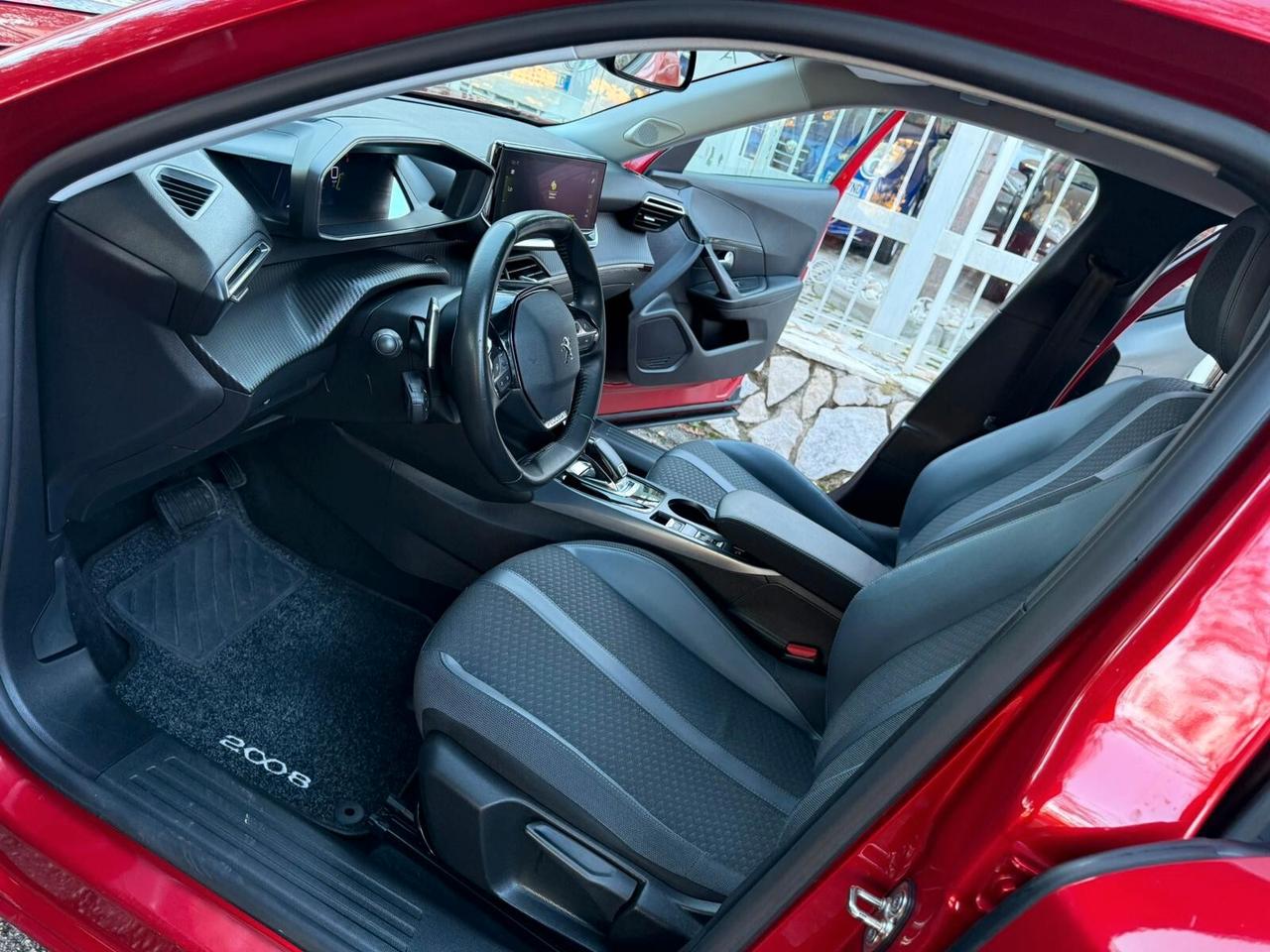 Peugeot 2008 PureTech 130 S&S EAT8 Allure