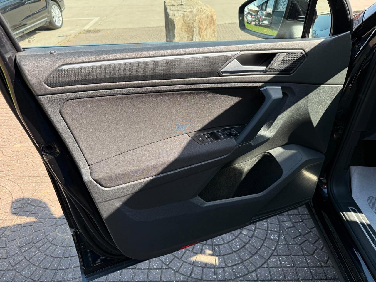 Volkswagen Tiguan 2.0 TDI 150 CV SCR DSG Elegance