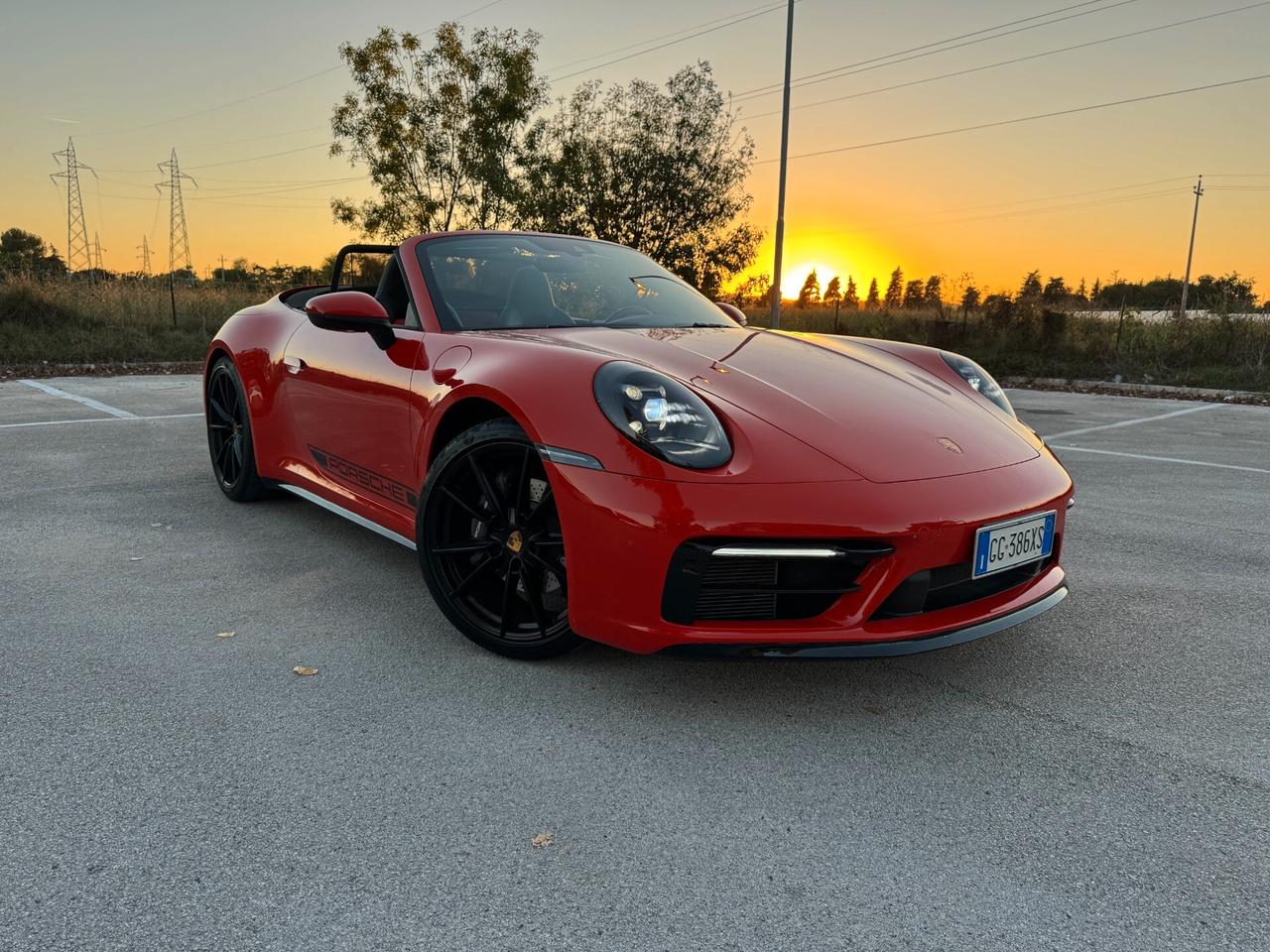Porsche 911 Carrera Cabriolet 992