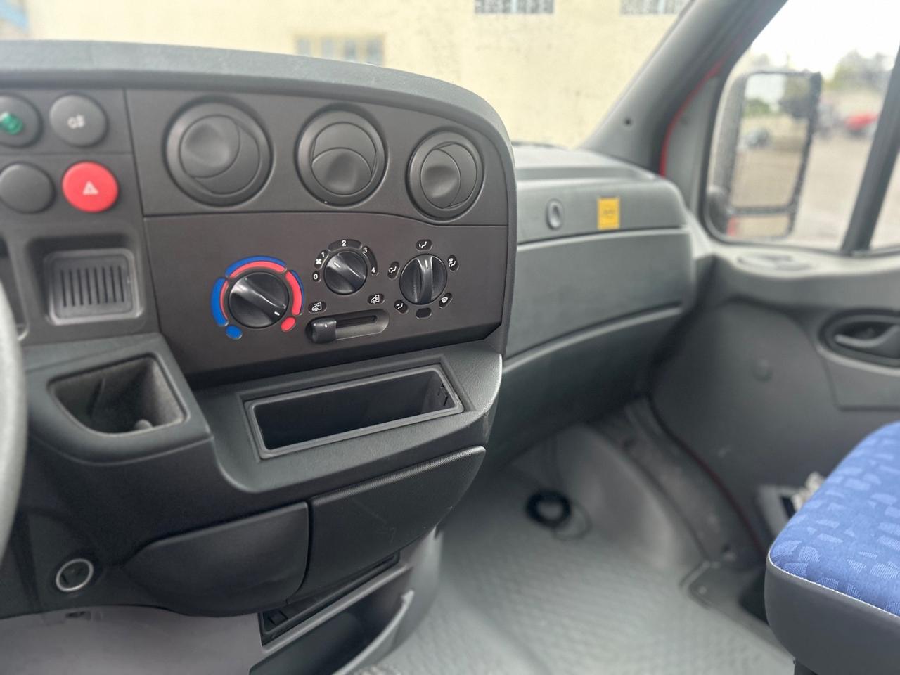 Iveco Daily 35C10 2.3 Hpi cabinato con Cestello elevatore