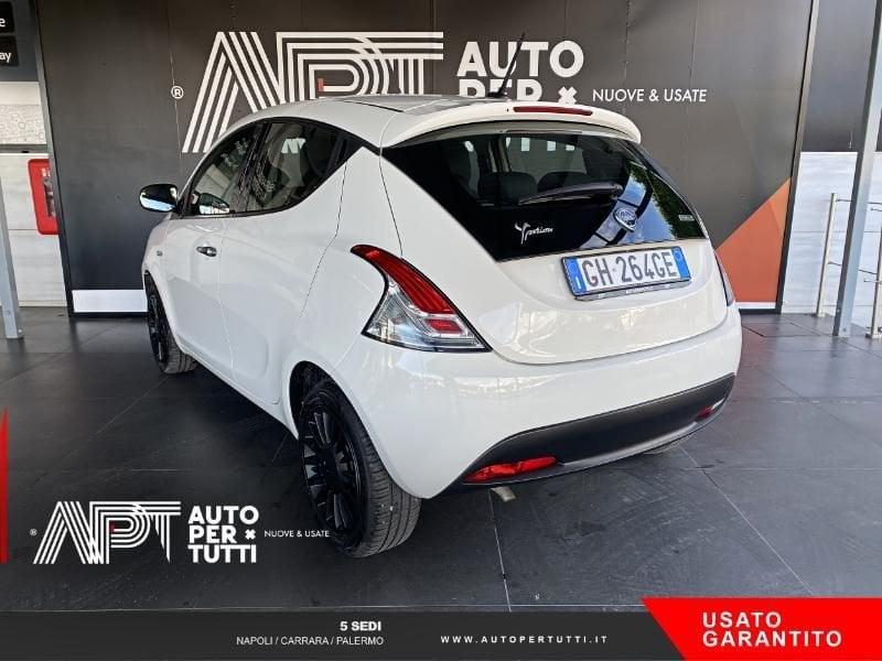 Lancia Ypsilon Ypsilon 1.0 firefly hybrid Silver s&s 70cv