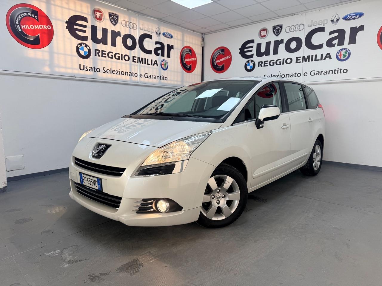 Peugeot 5008 1.6 HDi 112CV cambio robotizzato Féline 05/2011 Euro 5 Neopatentati