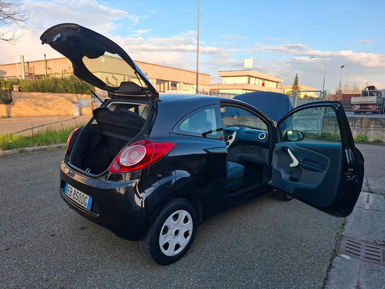 Ford Ka 1.2 benzina 2010 con SOLO 114.000 KM