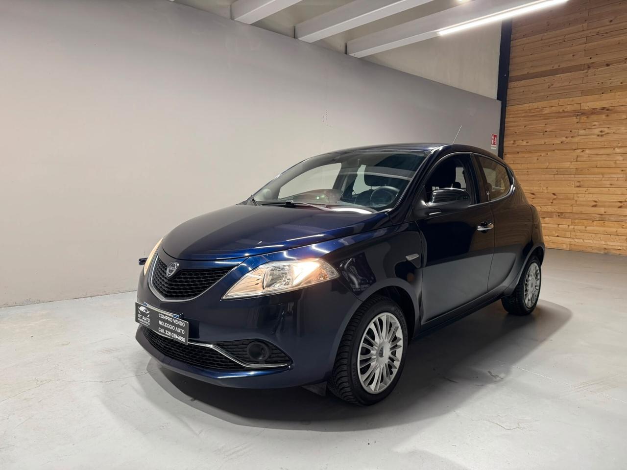 Lancia Ypsilon 1.3 MJT 16V 95 CV 5 porte S&S Silver