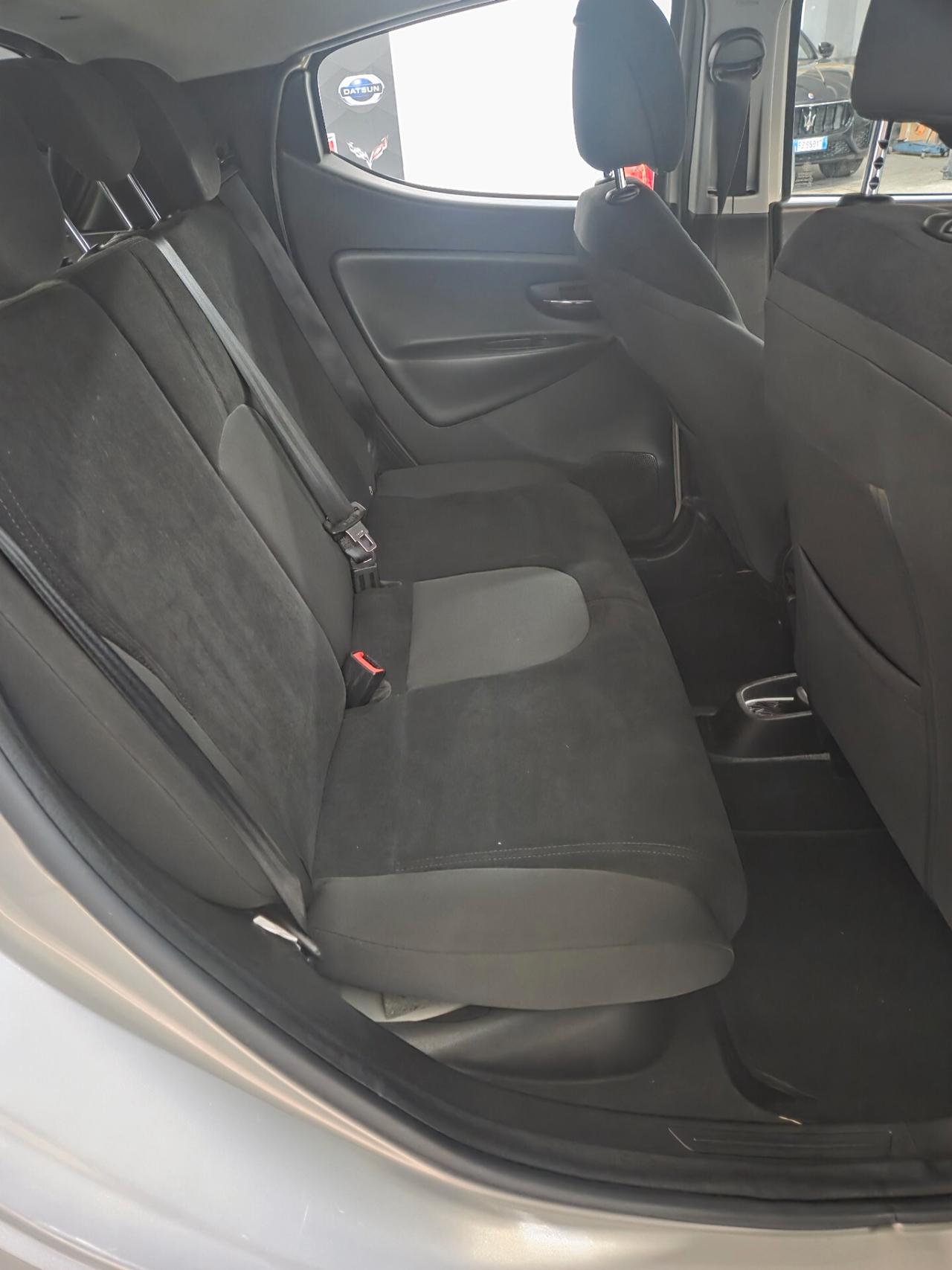 Lancia Ypsilon 0.9 TwinAir 85 CV 5 porte S&S Silver