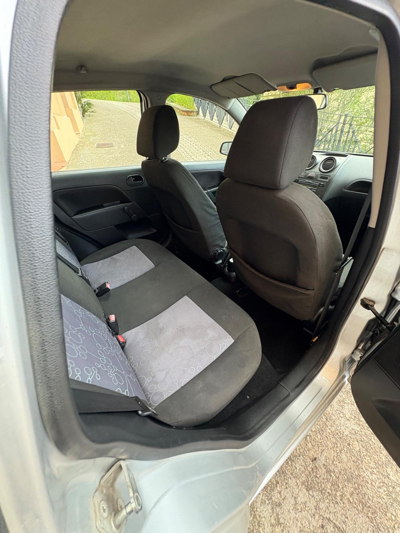 Ford Fiesta 1.4 TDCi 5p. Ghia