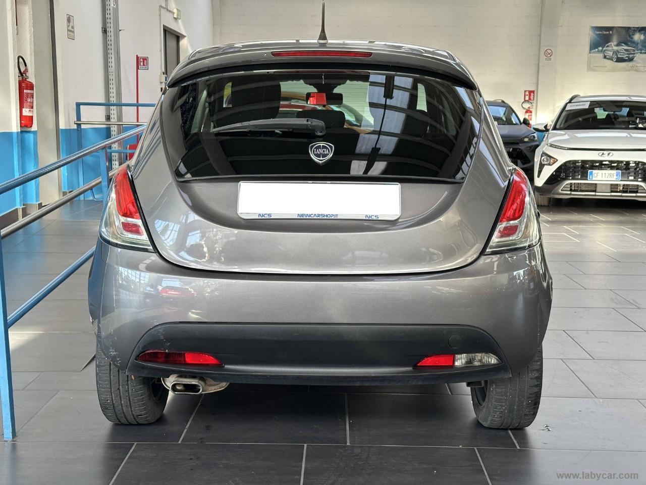 LANCIA Ypsilon 1.2 69 CV 5p. GPL Ecochic Silver