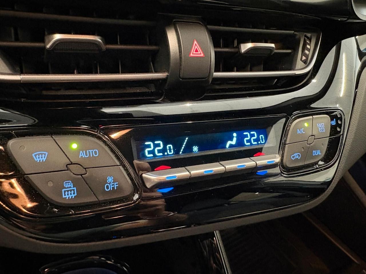Toyota C-HR TREND 2.0 Hybrid E-CVT 50000 KM