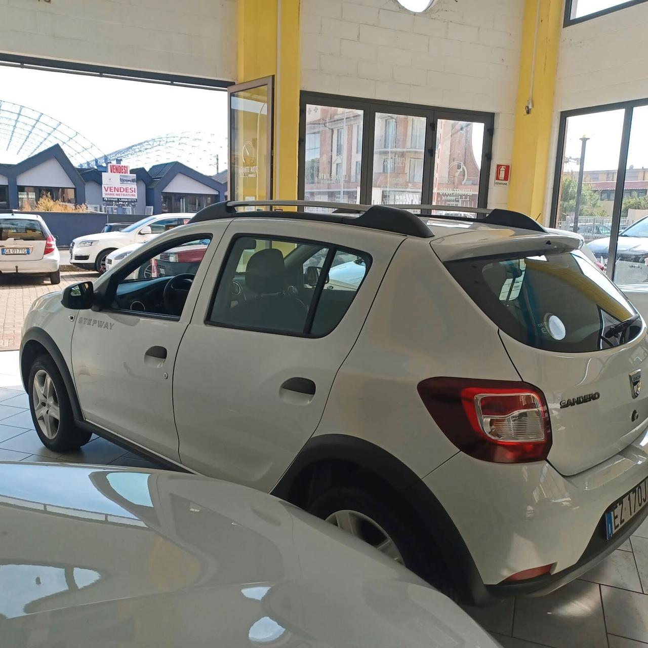 NEOPATENTATI SANDERO STEPWAY OTTIME CONDIZIONI
