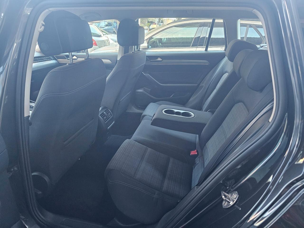 Volkswagen Passat Variant 1.6 TDI SCR DSG Business