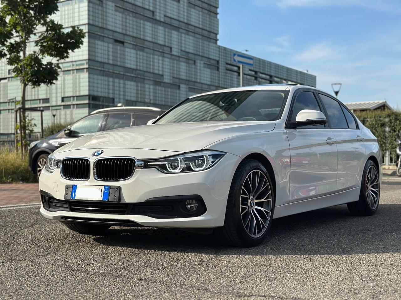 Bmw 320i berlina Business Advantage aut.
