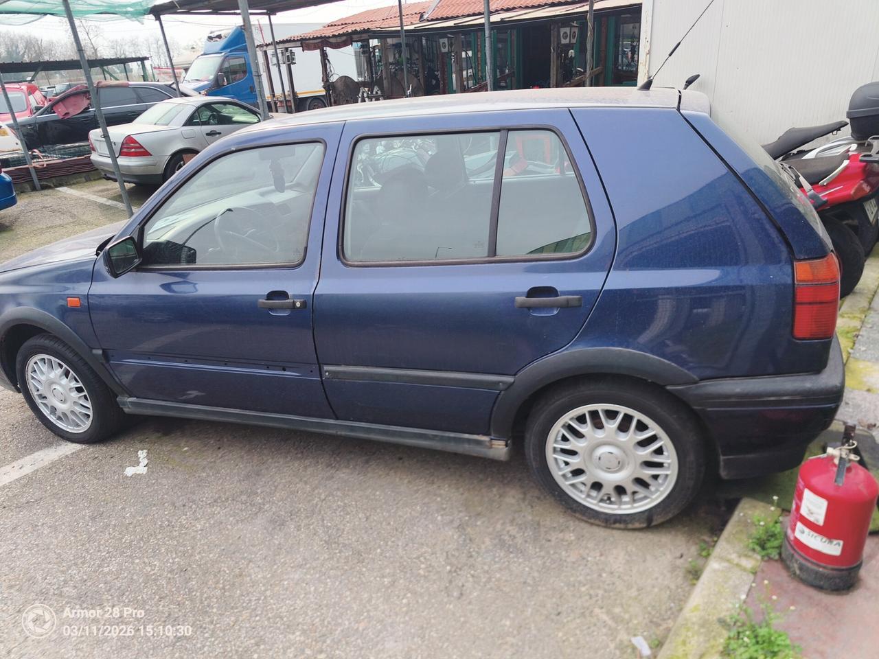 Volkswagen Golf 1.6 cat 5 porte Pink Floyd