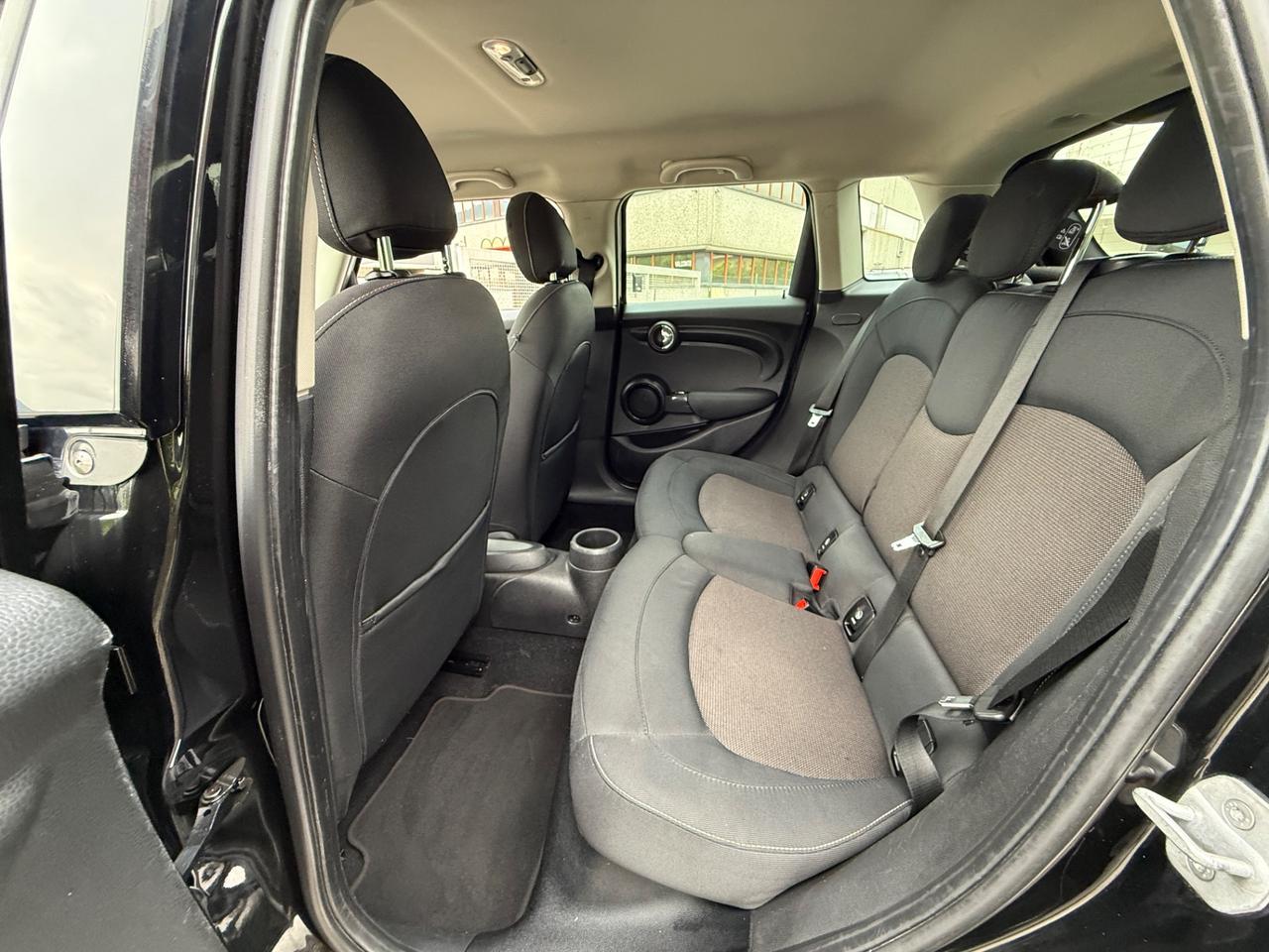 MINI COOPER 1.5BENZINA 136CV 5 porte 2015