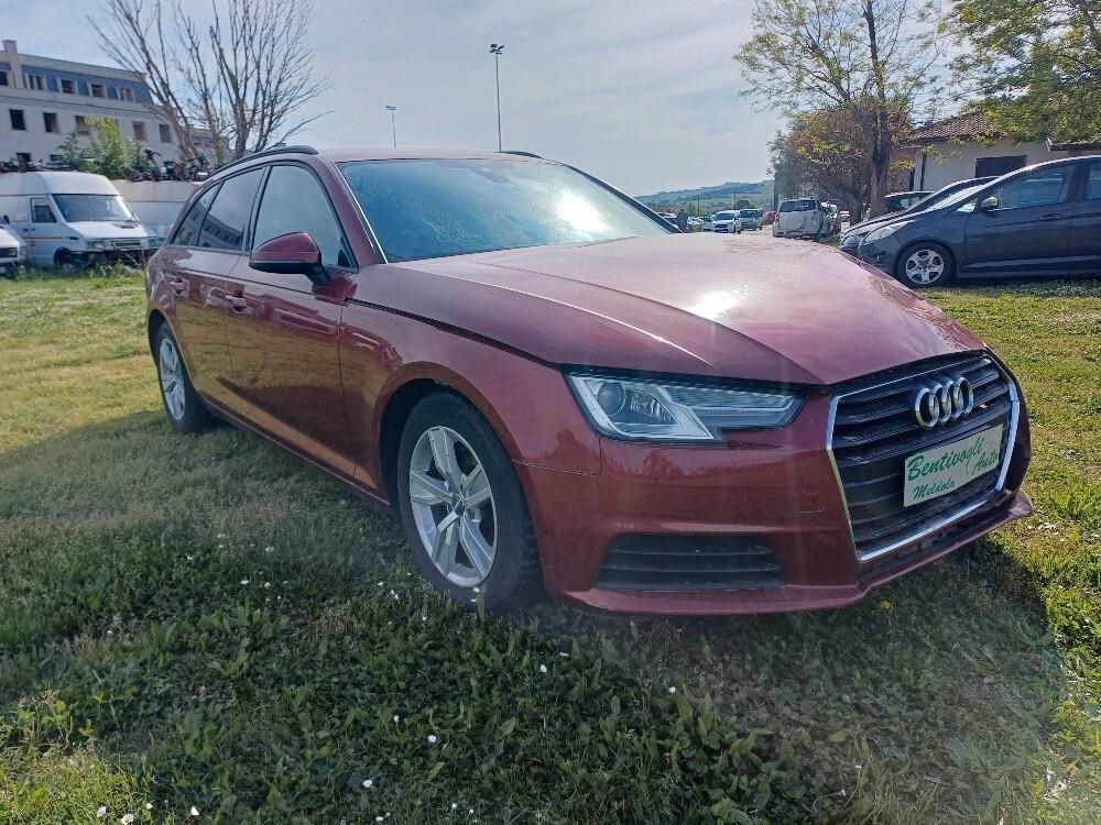 Audi A4 Avant 2.0 TDI 150 CV 2017 Incidentata