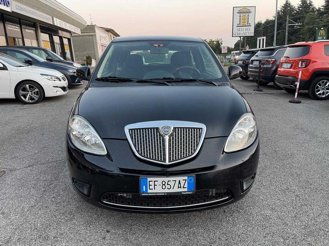 Lancia Ypsilon 1.2 69 CV Platino