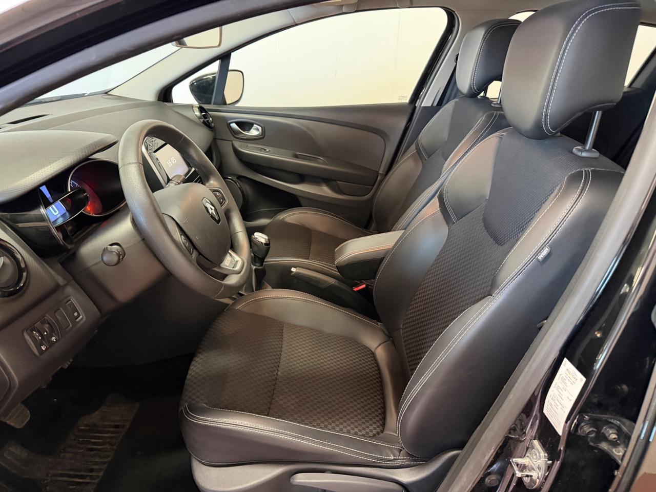 Renault Clio dCi 8V 90 CV 5 porte Moschino Intens