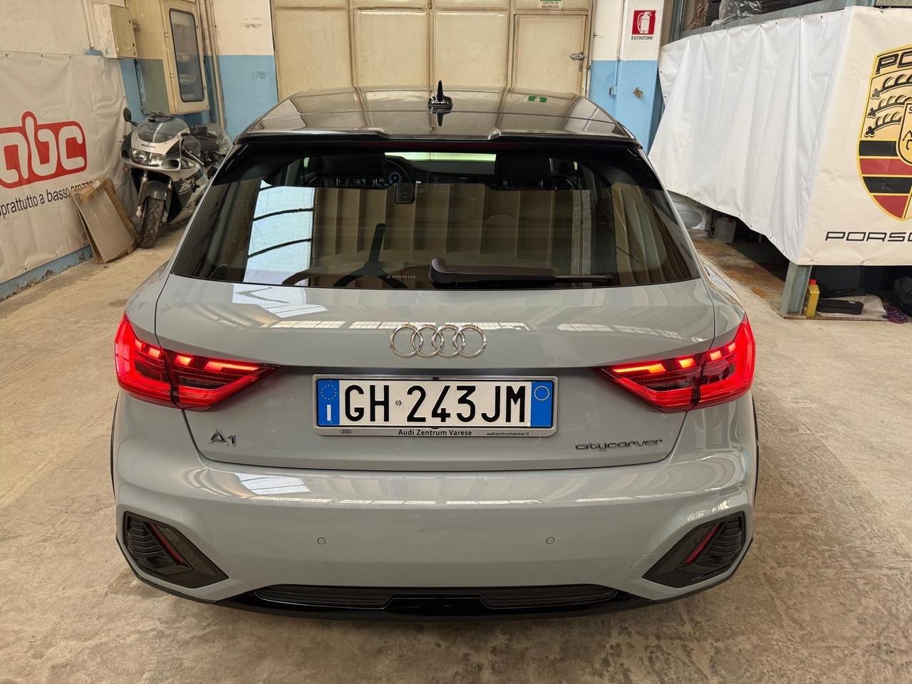 Audi A1 citycarver 30 TFSI Identity Contrast