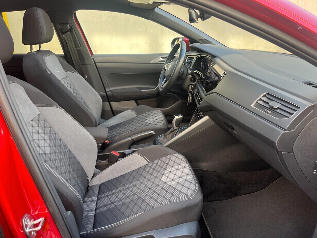 Volkswagen Taigo 1.0 TSI 115 CV DSG R-Line**km 35649**08/2024