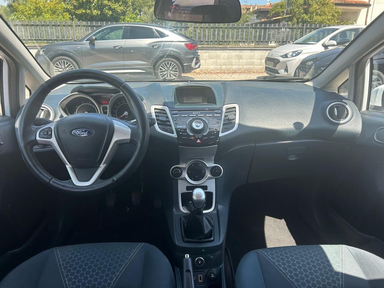 Ford Fiesta 1.4 16V 5p. Bz.- GPL Titanium Bs.