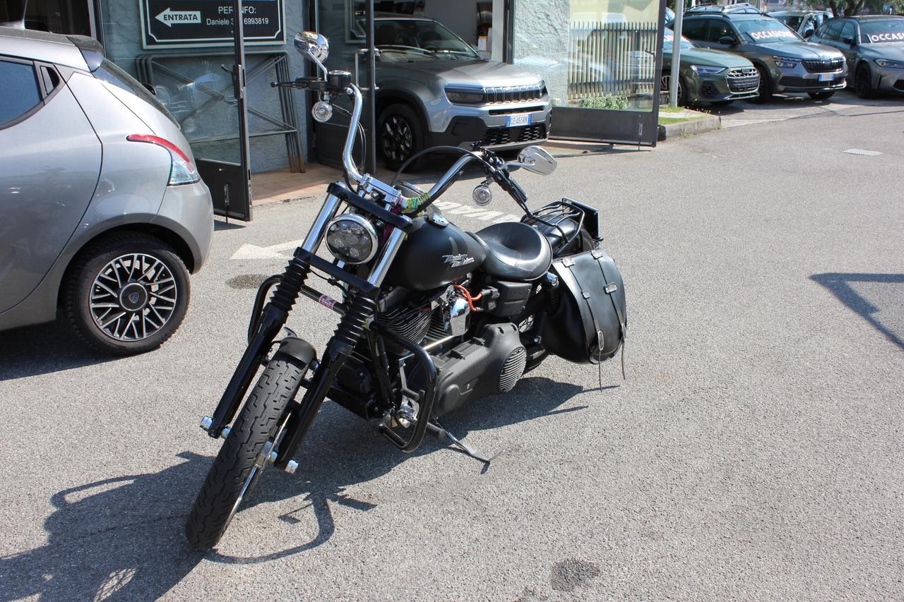 HARLEY-DAVIDSON DYNA STREET BOB