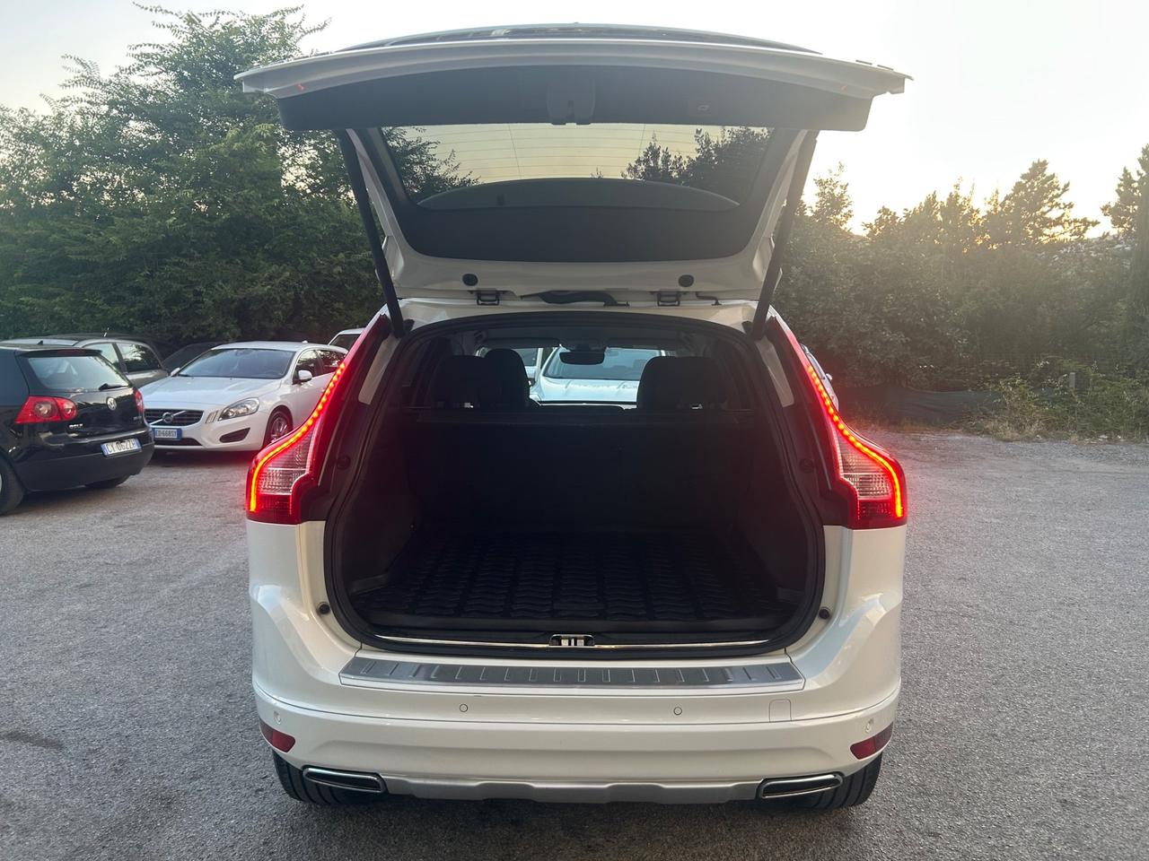 Volvo XC 60 XC60 D4 Geartronic R-design Momentum
