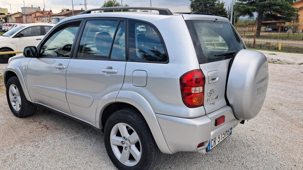 Toyota RAV 4 RAV4 2.0 Tdi D-4D cat 5 porte Sol