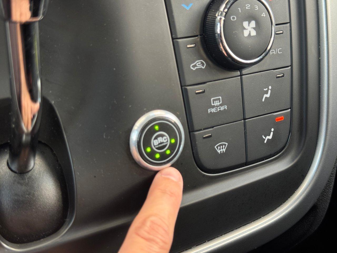 Mahindra KUV100 1.2 K8 m-bifuel GPL