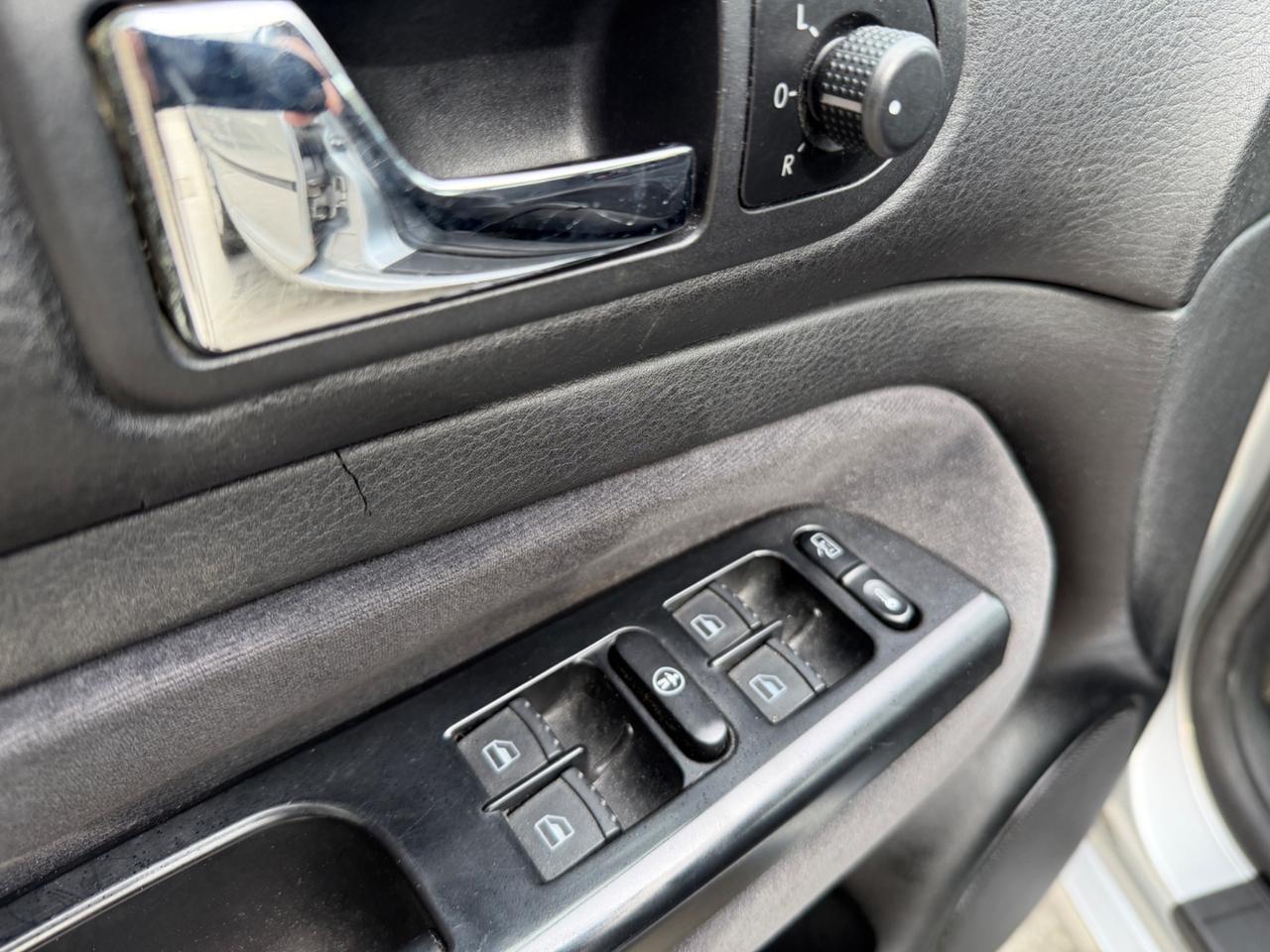 VW GOLF 1.6 BENZINA EURO4 NEOPATENTATI UNI PROP