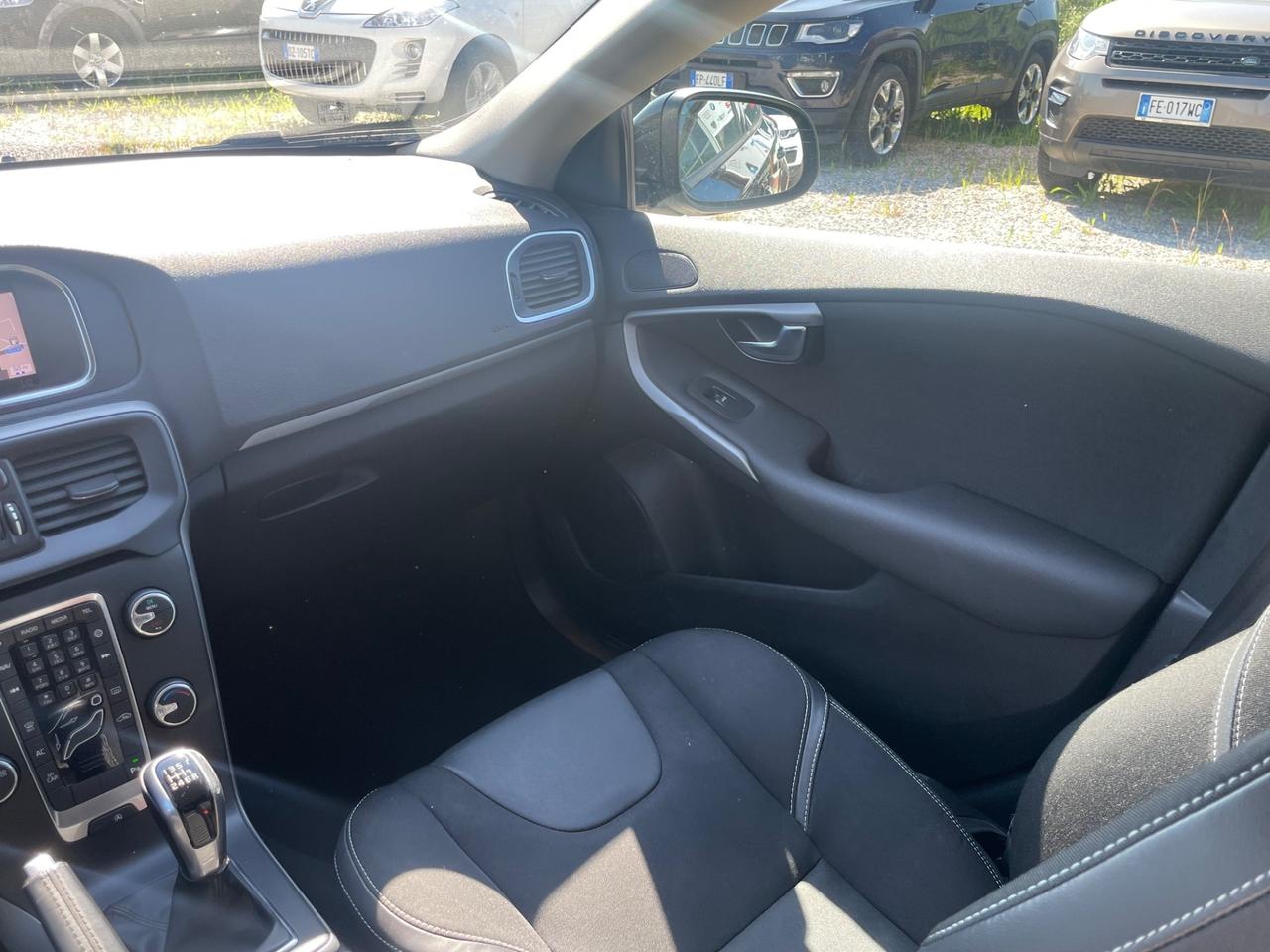 Volvo V40 D2 R-design