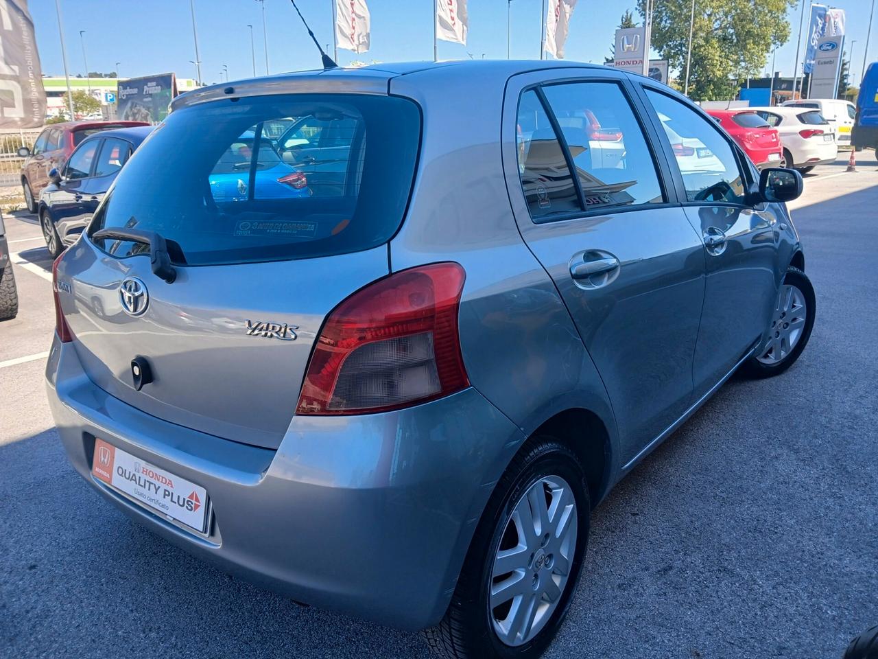 Toyota Yaris 1.3 5 porte Luna