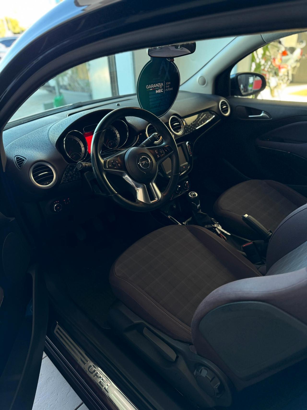 Opel Adam 1.4 87 CV GPL Tech Jam