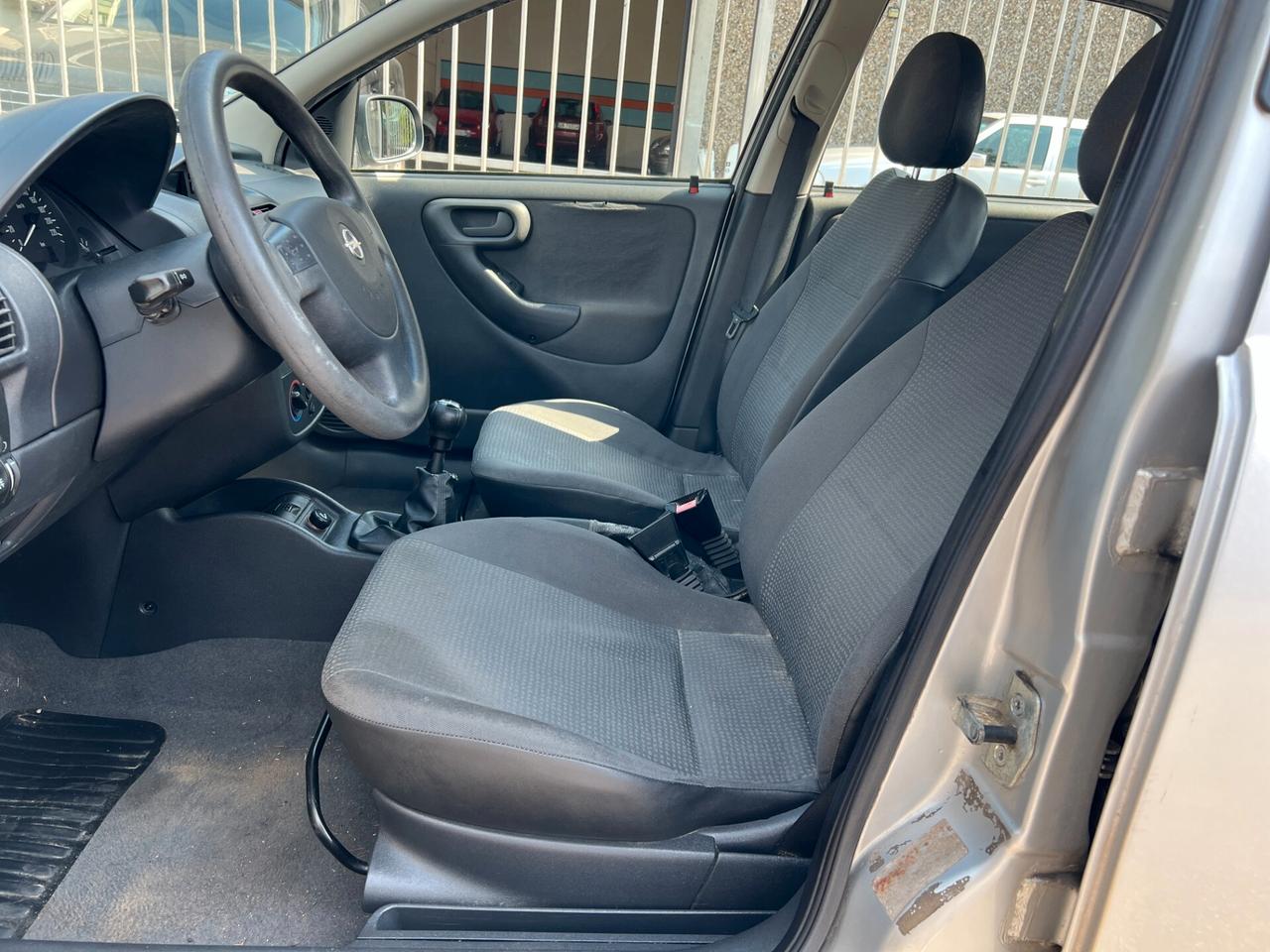 Opel Corsa 1.2i 16V cat 5 porte Euro 4 adatta a neopatentati