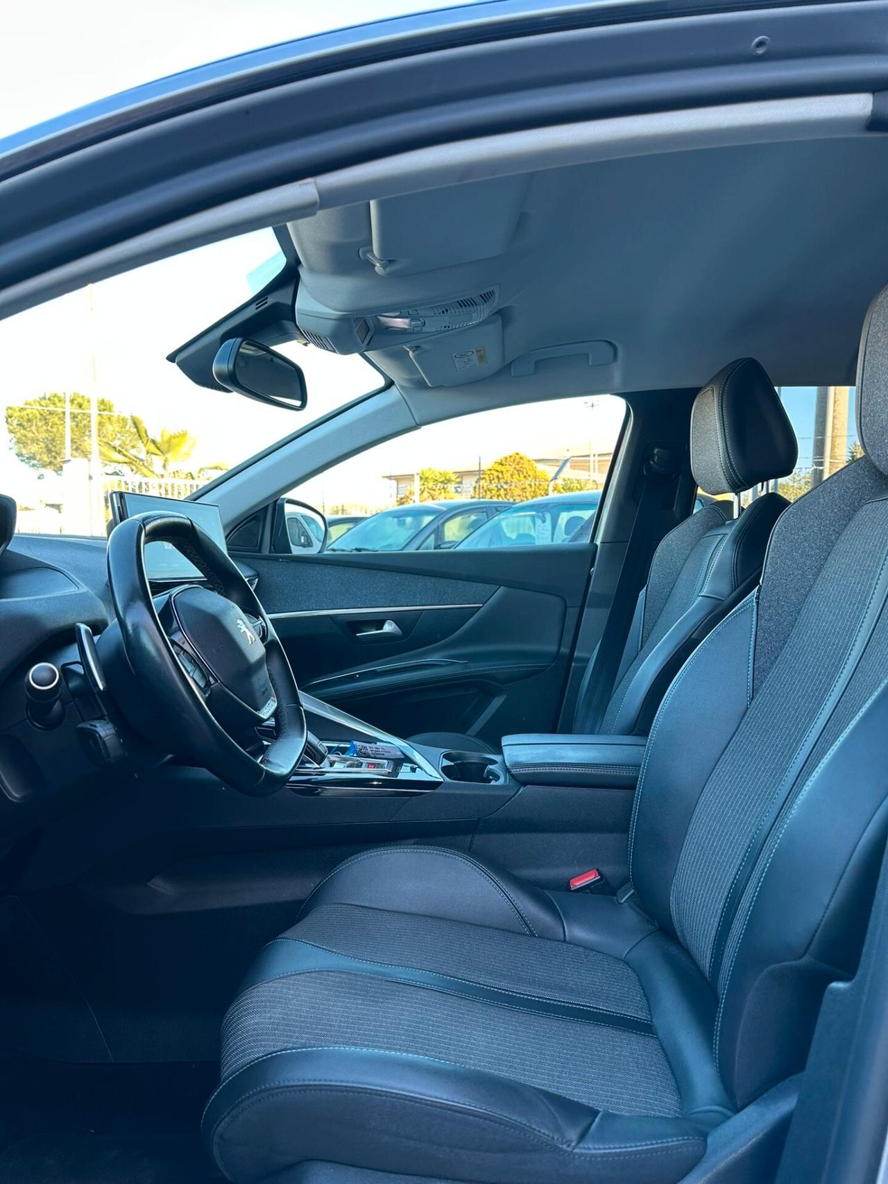 Peugeot 3008 BlueHDi 130 S&S EAT8 Allure