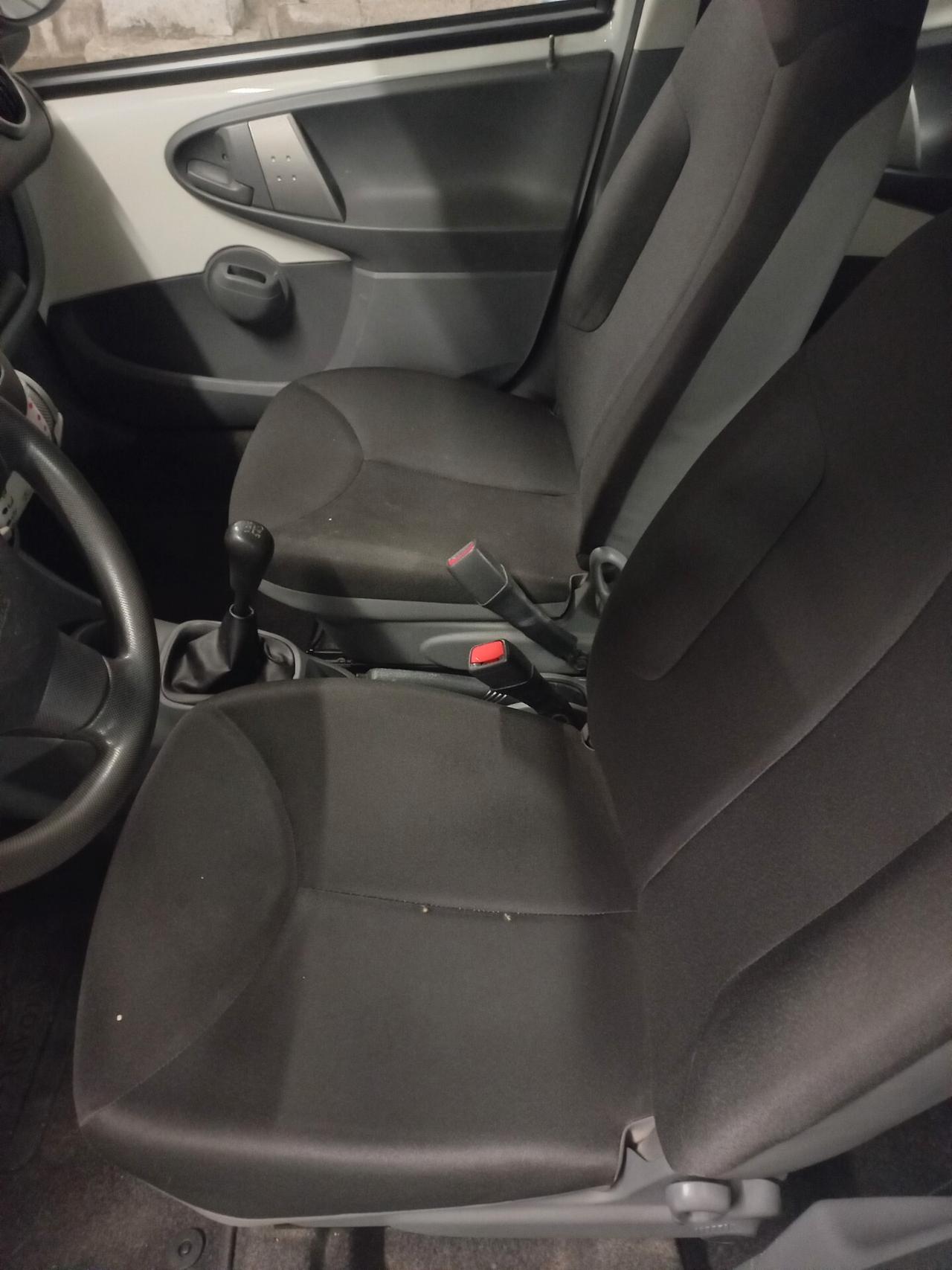 Toyota Aygo 1.0 12V VVT-i 5 porte Deep Ocean Connect