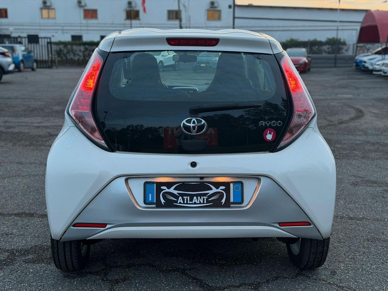 Toyota Aygo 1.0 VVT-i 69 CV 5 porte x-wave
